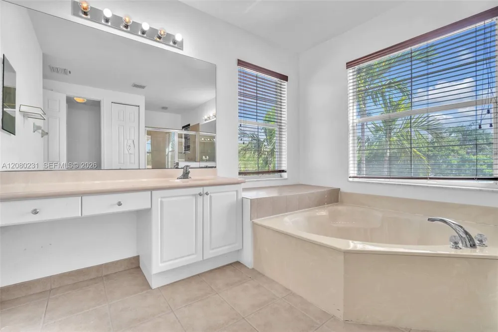 9345 Madewood Ct West Palm Beach, FL 33411
