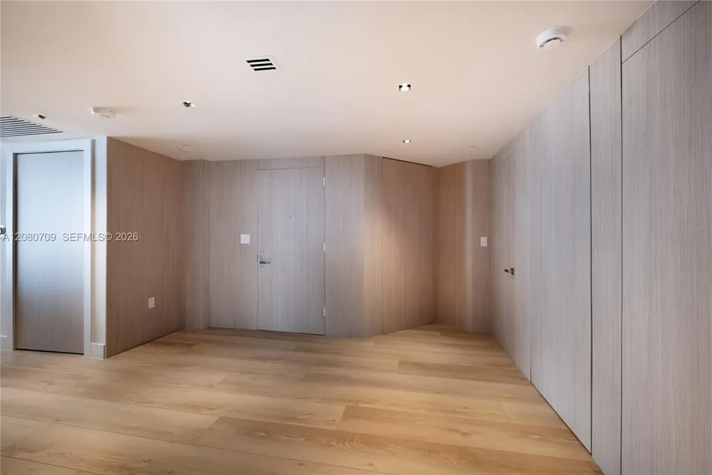 465 Brickell Ave #PH5701 Miami, FL 33131