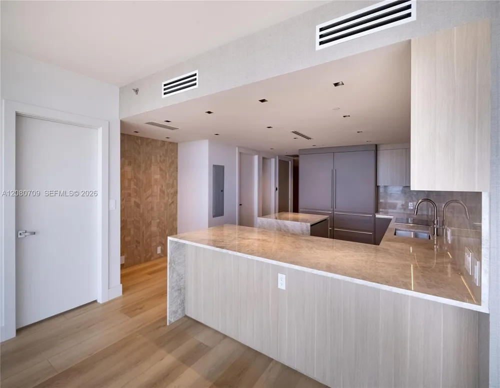 465 Brickell Ave #PH5701 Miami, FL 33131