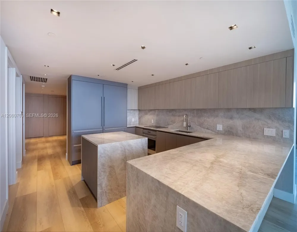 465 Brickell Ave #PH5701 Miami, FL 33131