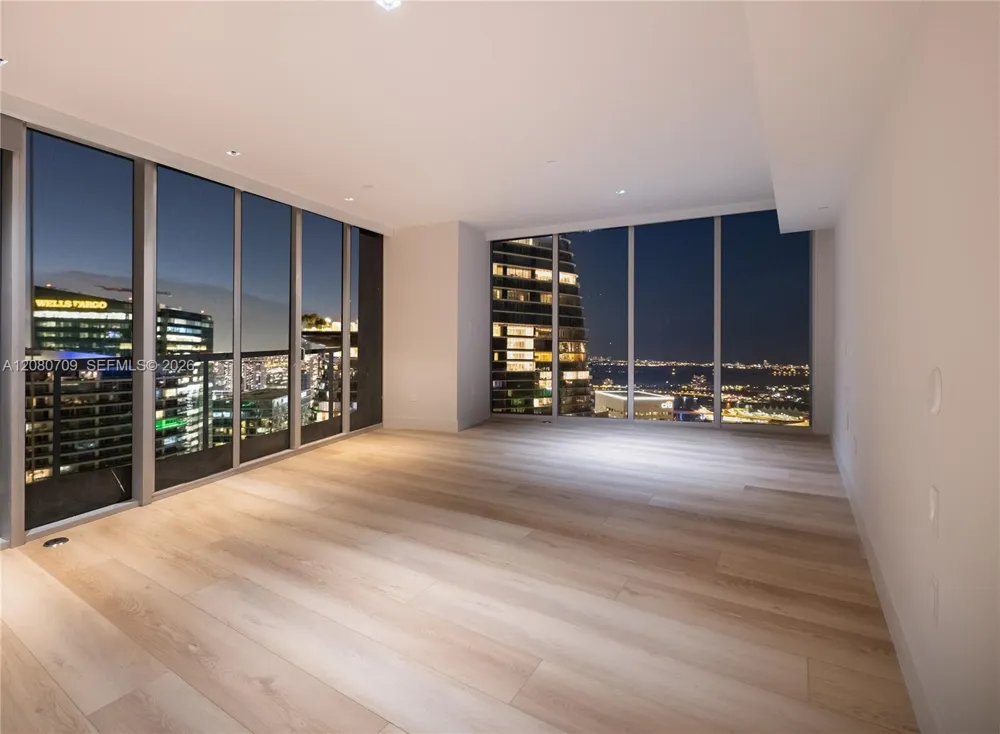 465 Brickell Ave #PH5701 Miami, FL 33131