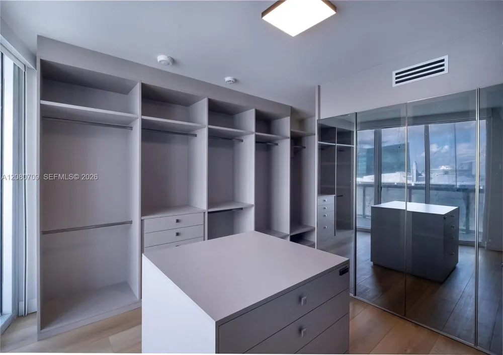 465 Brickell Ave #PH5701 Miami, FL 33131
