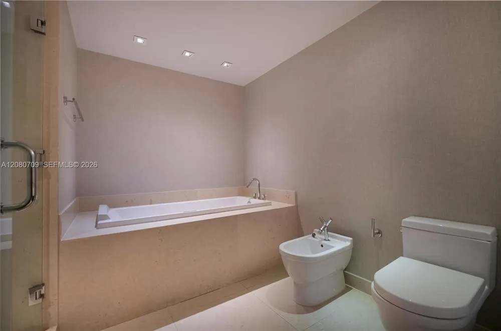 465 Brickell Ave #PH5701 Miami, FL 33131
