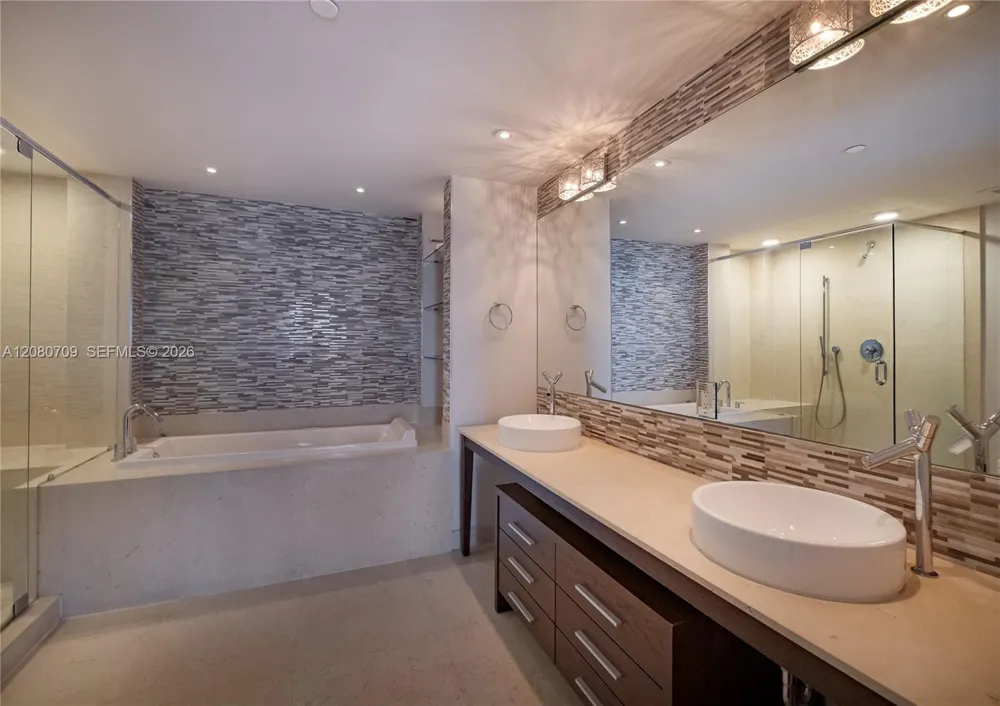 465 Brickell Ave #PH5701 Miami, FL 33131