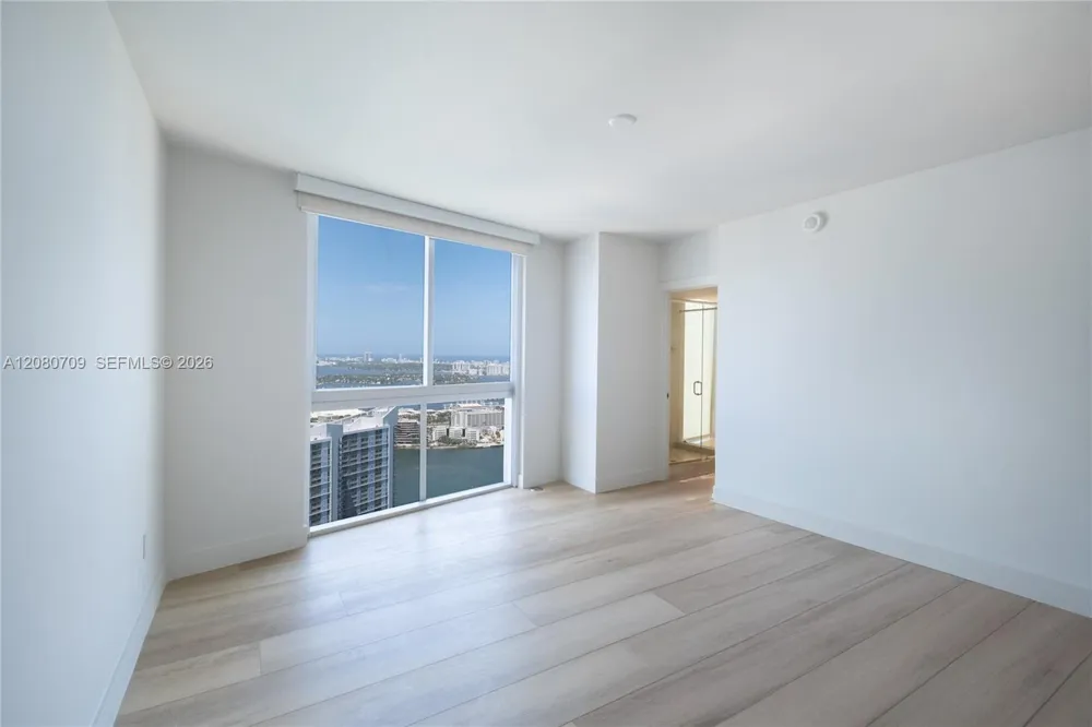 465 Brickell Ave #PH5701 Miami, FL 33131