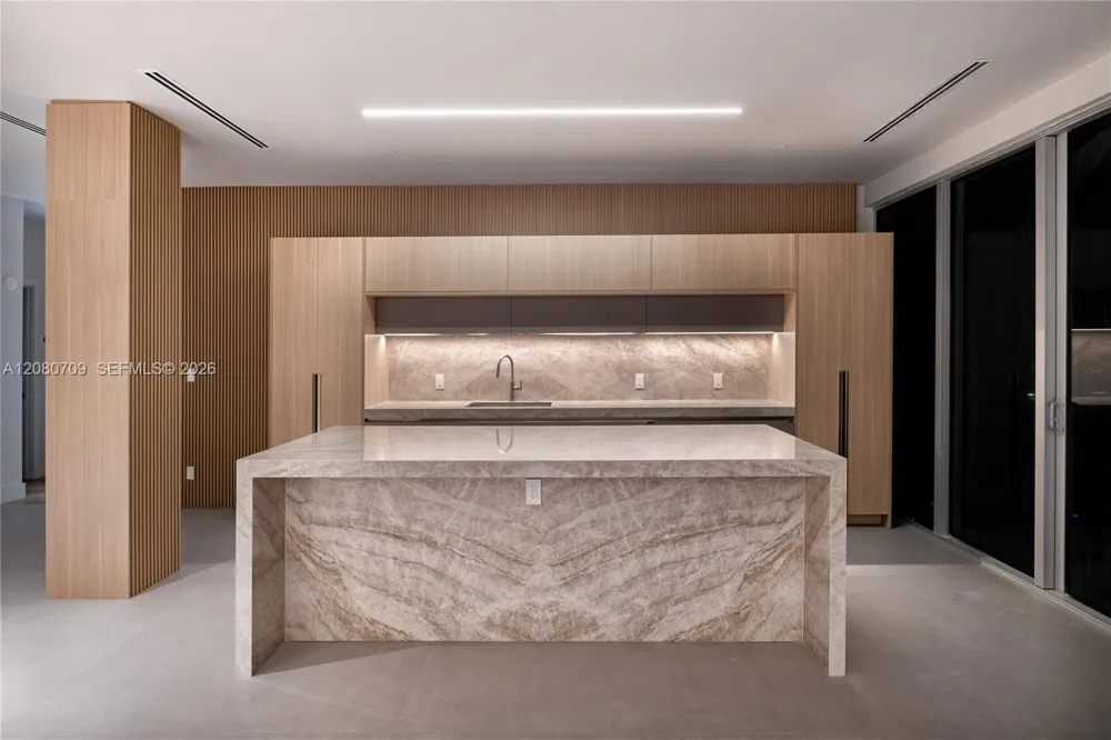 465 Brickell Ave #PH5701 Miami, FL 33131
