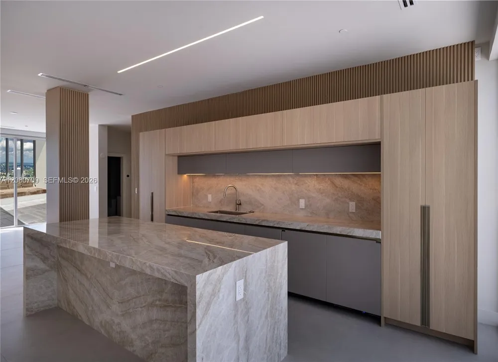 465 Brickell Ave #PH5701 Miami, FL 33131