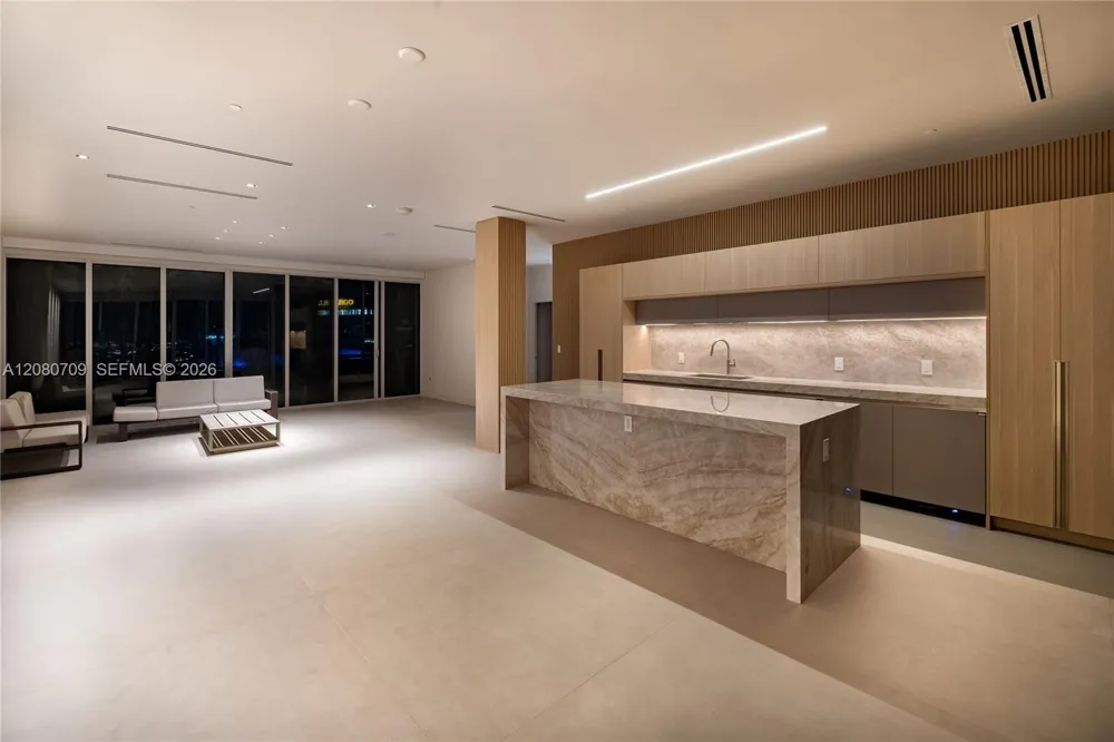 465 Brickell Ave #PH5701 Miami, FL 33131