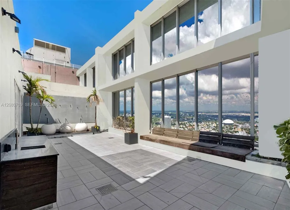 465 Brickell Ave #PH5701 Miami, FL 33131