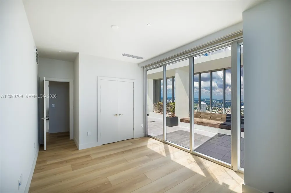 465 Brickell Ave #PH5701 Miami, FL 33131