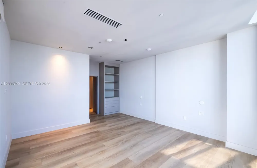 465 Brickell Ave #PH5701 Miami, FL 33131