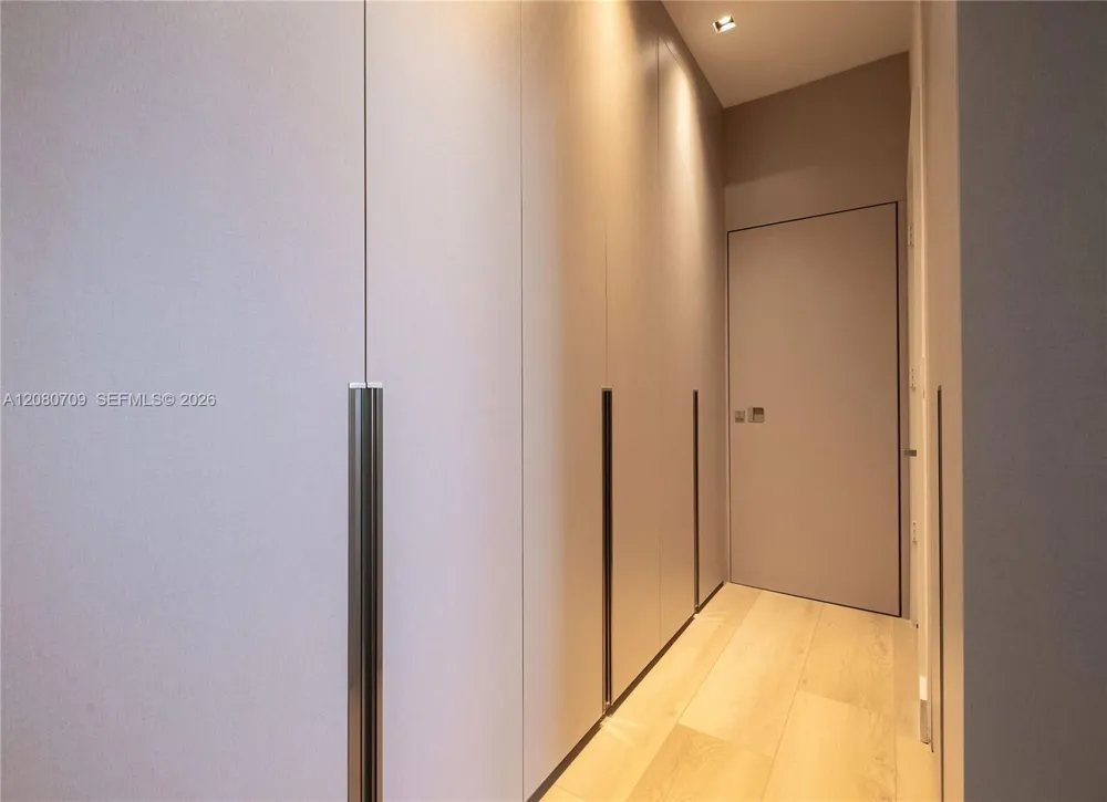 465 Brickell Ave #PH5701 Miami, FL 33131