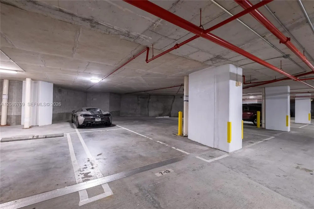 465 Brickell Ave #PH5701 Miami, FL 33131