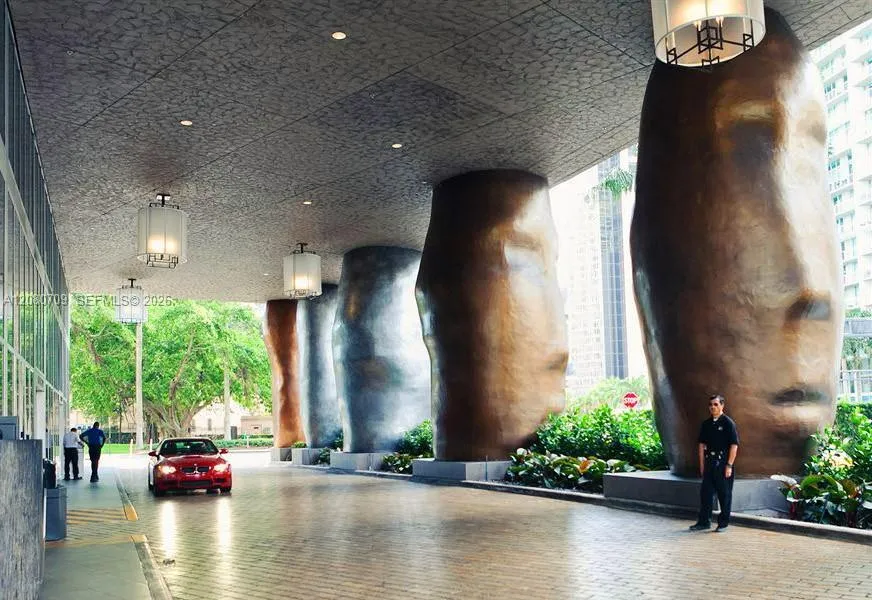 465 Brickell Ave #PH5701 Miami, FL 33131
