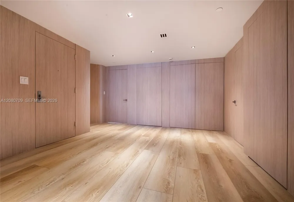 465 Brickell Ave #PH5701 Miami, FL 33131