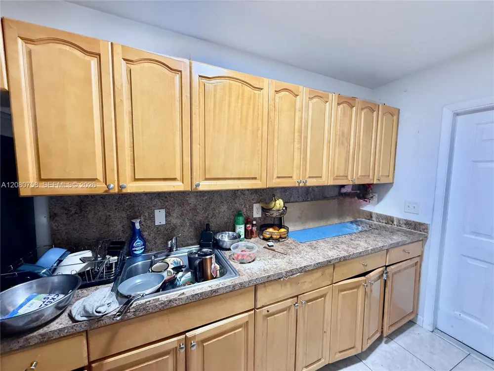 759 NW 70th St #2 Miami, FL 33150