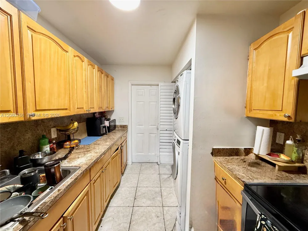 759 NW 70th St #2 Miami, FL 33150