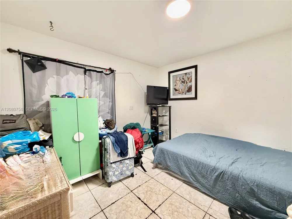759 NW 70th St #2 Miami, FL 33150