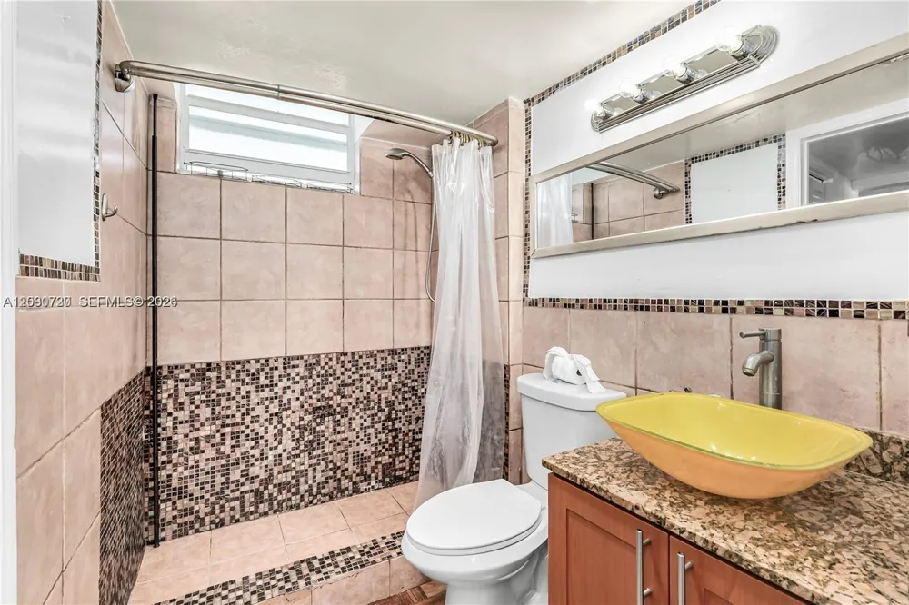 1045 10th St #402 Miami Beach, FL 33139