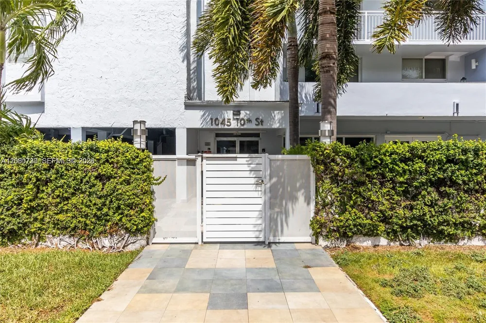 1045 10th St #402 Miami Beach, FL 33139