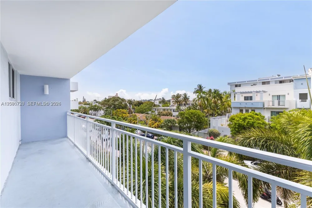 1045 10th St #402 Miami Beach, FL 33139