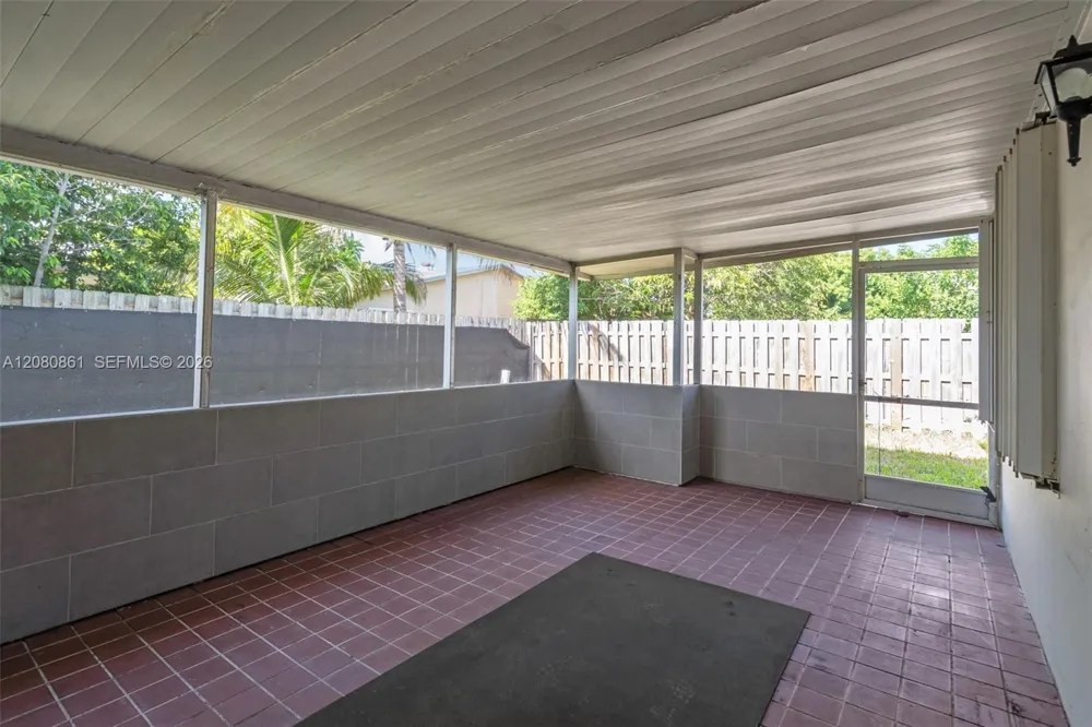 6112 SW 3rd St #2 Margate, FL 33068