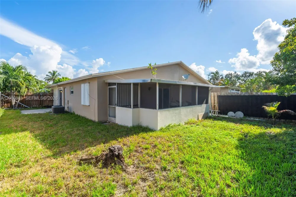 6112 SW 3rd St #2 Margate, FL 33068