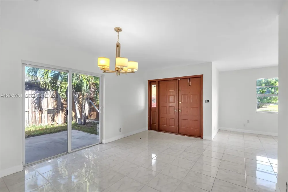 6112 SW 3rd St #2 Margate, FL 33068