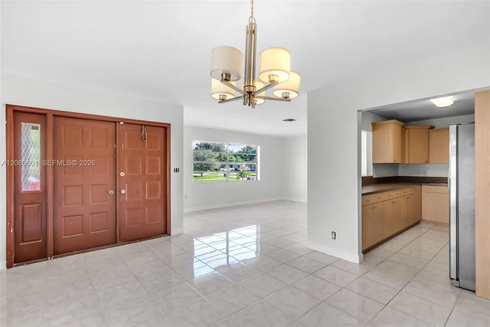 6112 SW 3rd St #2 Margate, FL 33068