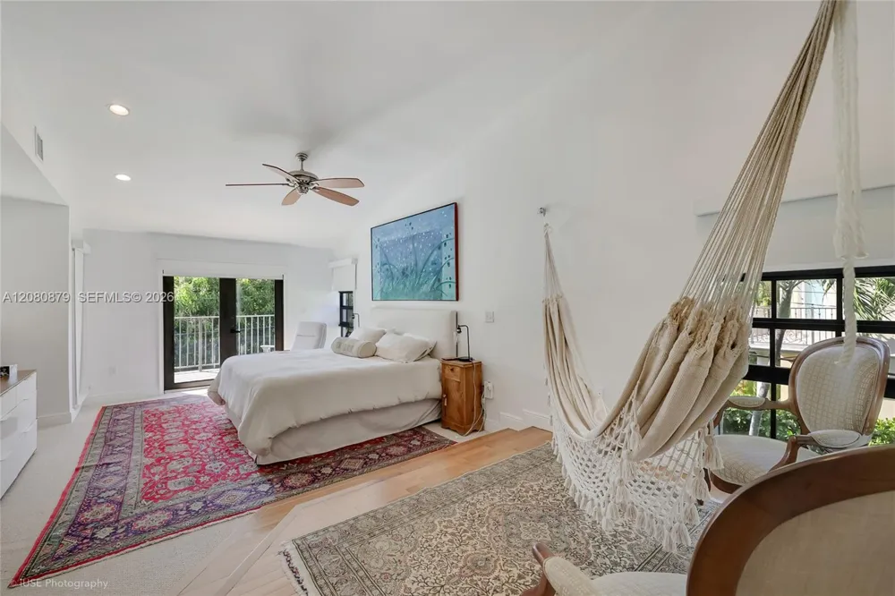 596 Fernwood Rd #B Key Biscayne, FL 33149