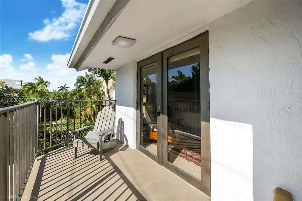 596 Fernwood Rd #B Key Biscayne, FL 33149