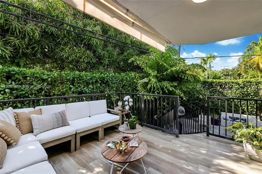 596 Fernwood Rd #B Key Biscayne, FL 33149