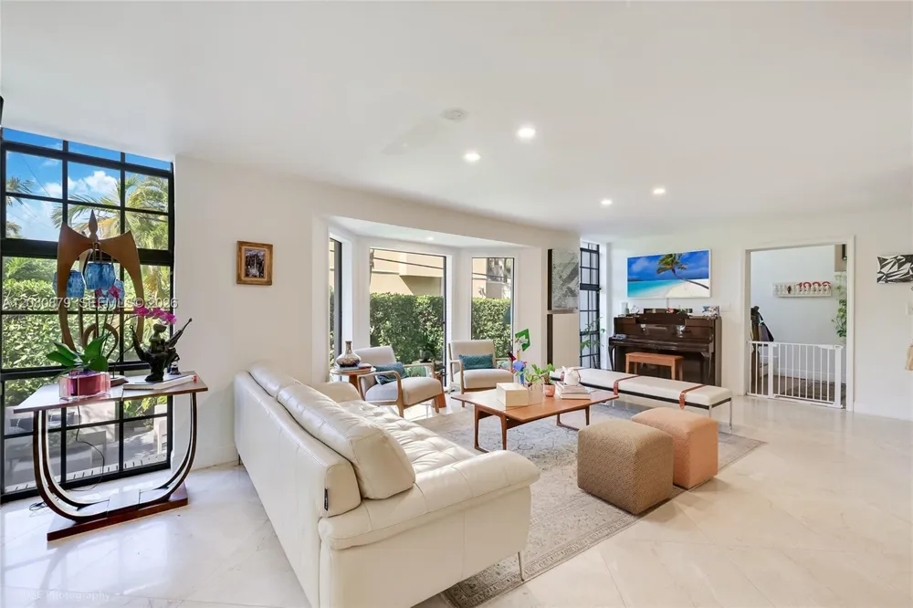 596 Fernwood Rd #B Key Biscayne, FL 33149