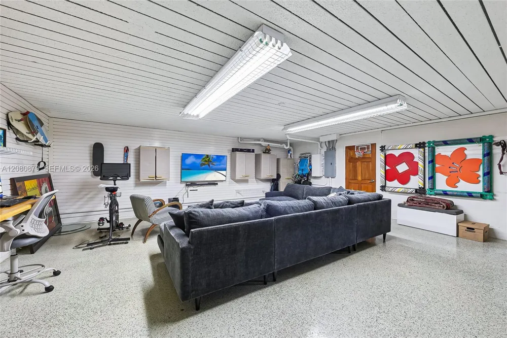 596 Fernwood Rd #B Key Biscayne, FL 33149