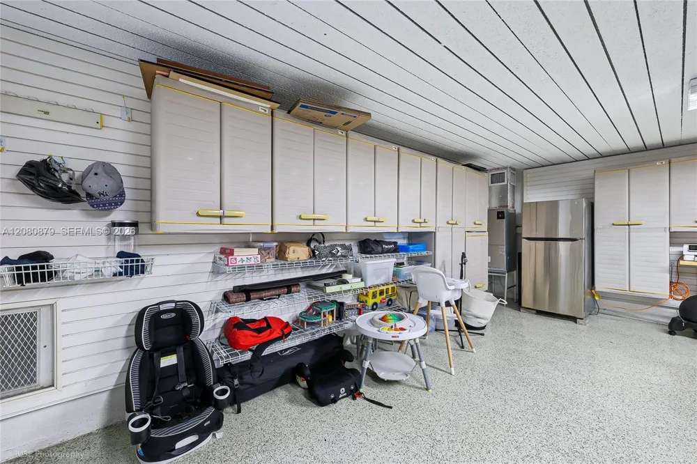 596 Fernwood Rd #B Key Biscayne, FL 33149