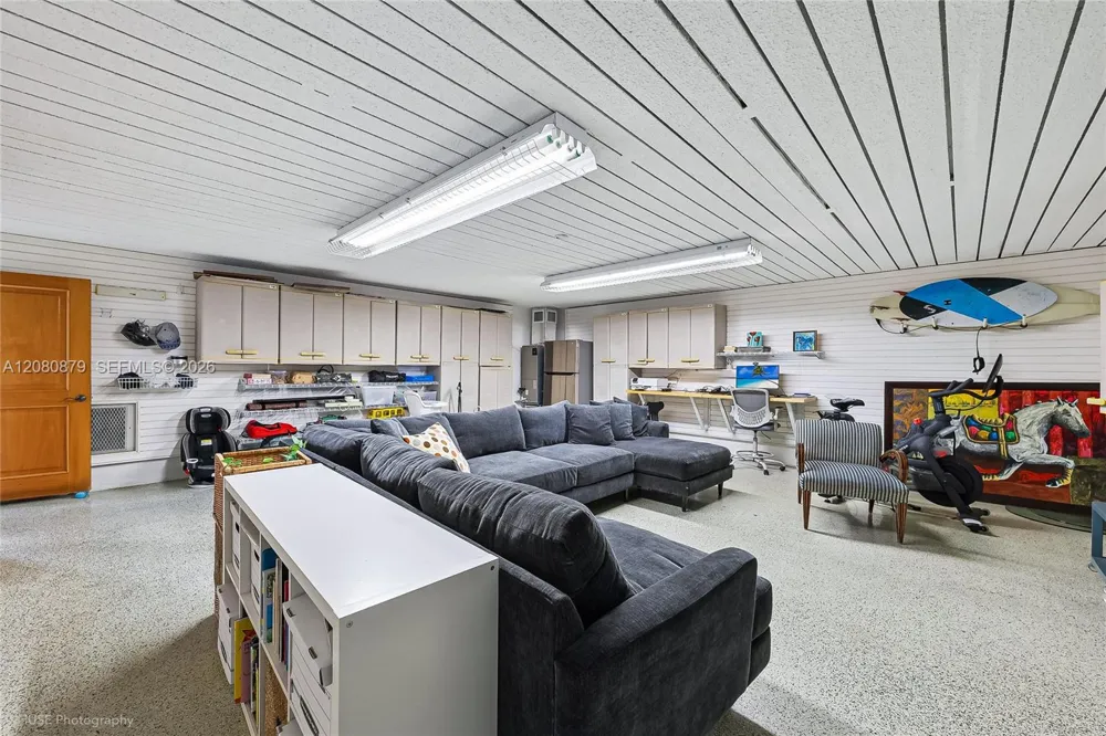 596 Fernwood Rd #B Key Biscayne, FL 33149