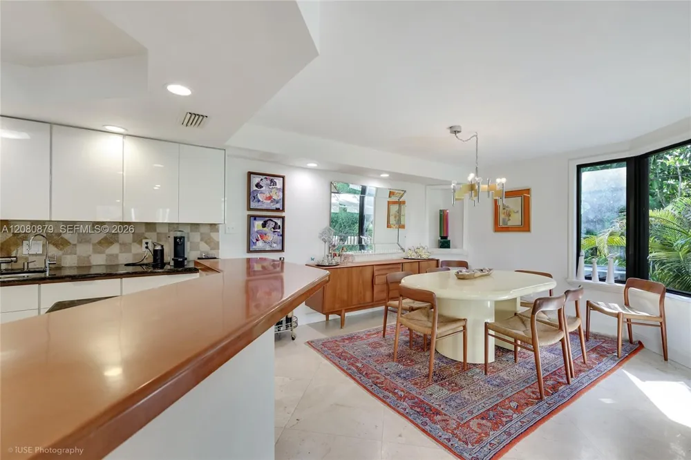 596 Fernwood Rd #B Key Biscayne, FL 33149