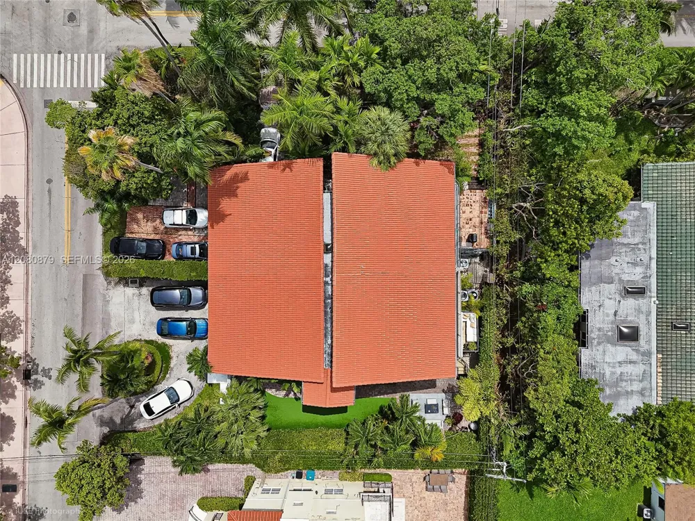 596 Fernwood Rd #B Key Biscayne, FL 33149