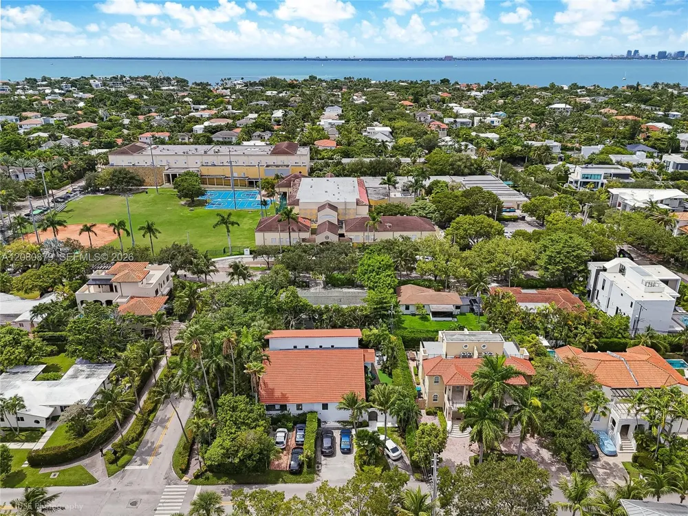 596 Fernwood Rd #B Key Biscayne, FL 33149