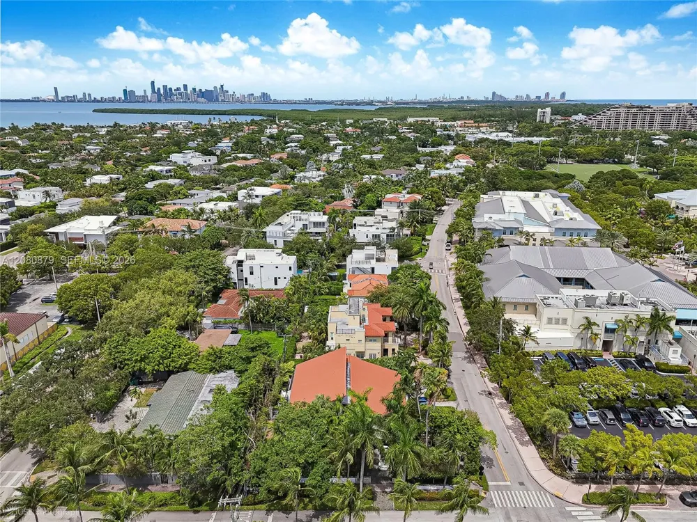 596 Fernwood Rd #B Key Biscayne, FL 33149