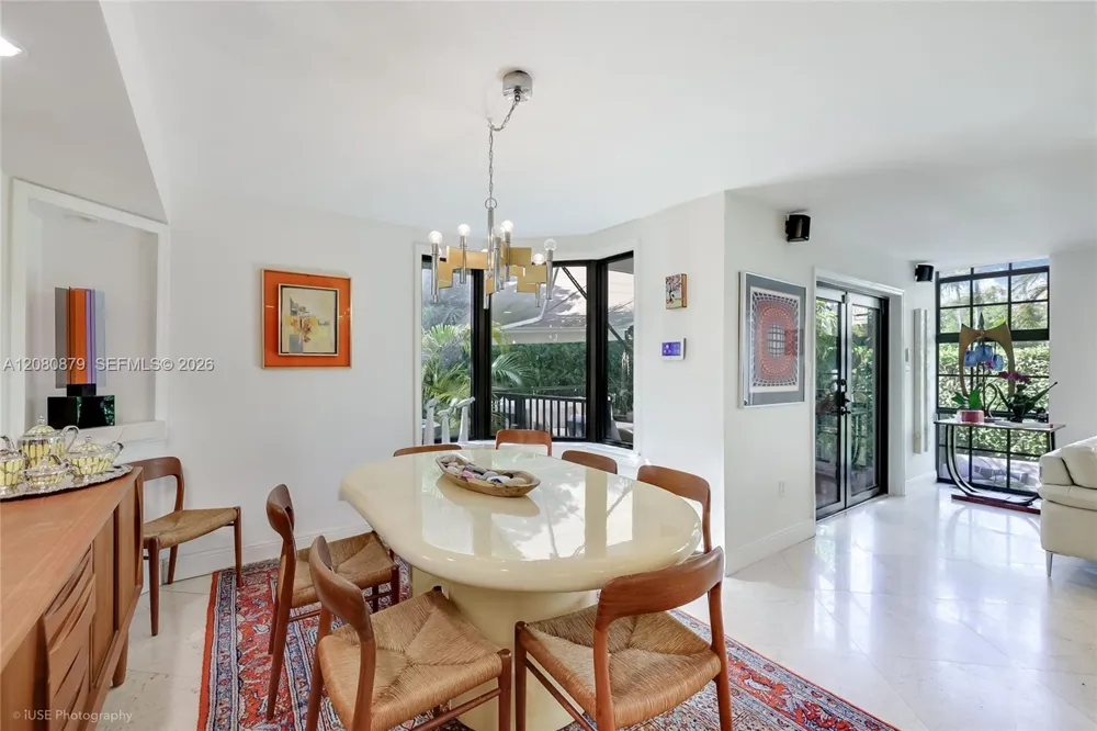 596 Fernwood Rd #B Key Biscayne, FL 33149