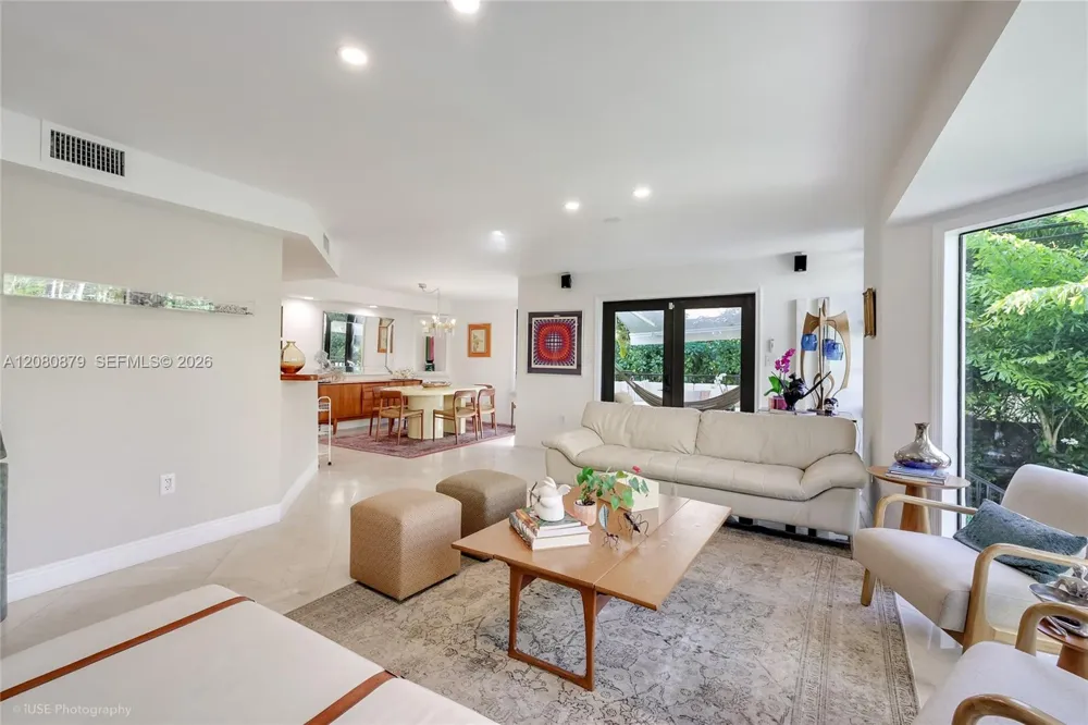 596 Fernwood Rd #B Key Biscayne, FL 33149