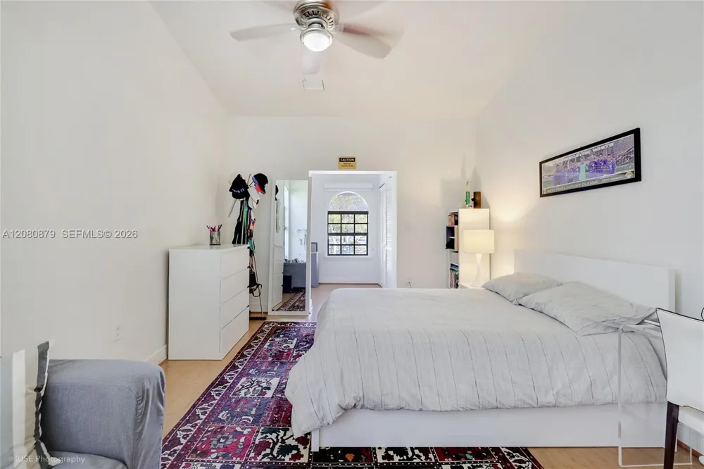 596 Fernwood Rd #B Key Biscayne, FL 33149