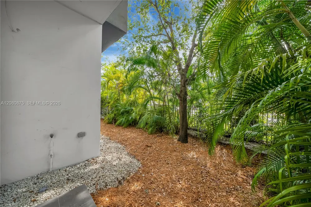 3253 Mcdonald St #3253 Miami, FL 33133