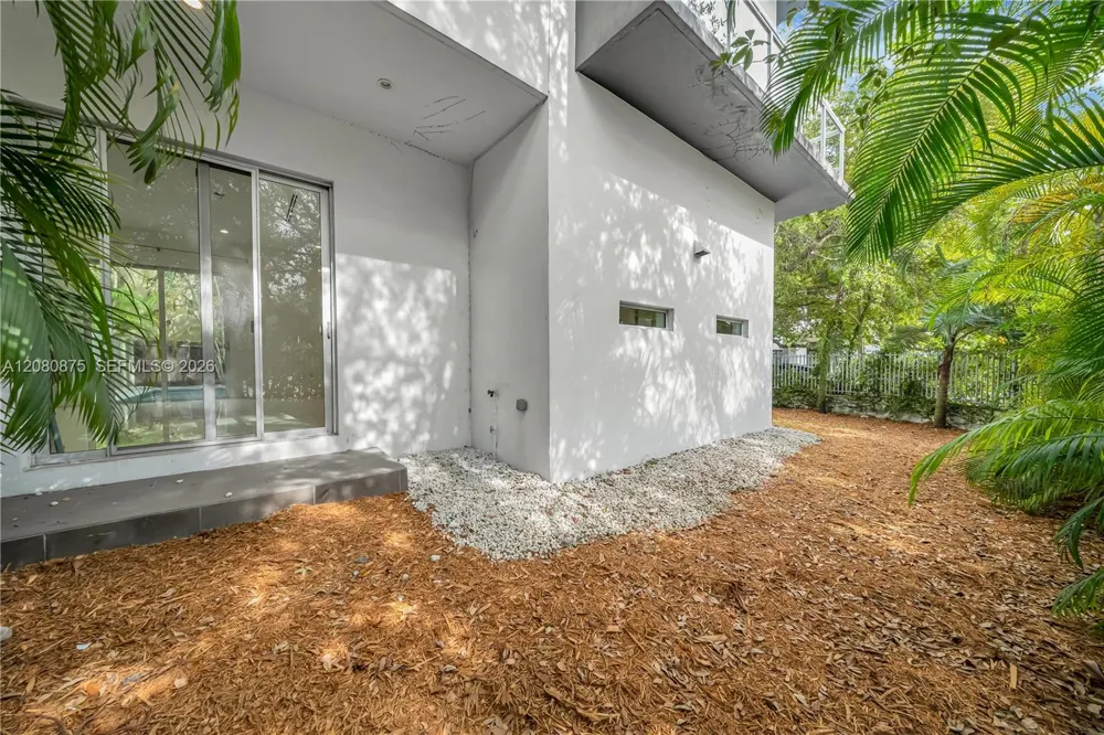 3253 Mcdonald St #3253 Miami, FL 33133