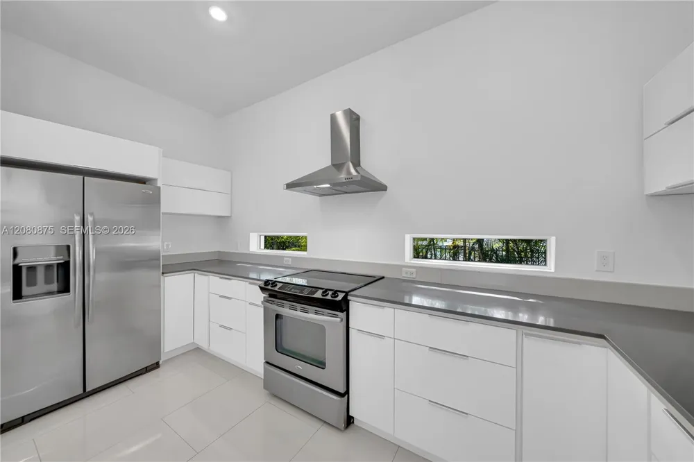 3253 Mcdonald St #3253 Miami, FL 33133