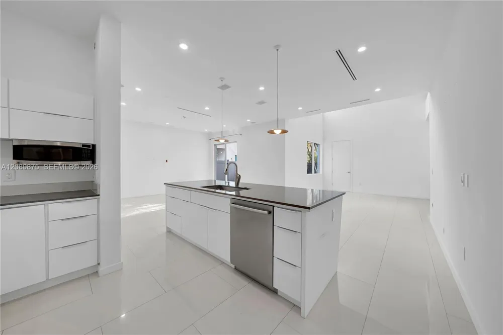3253 Mcdonald St #3253 Miami, FL 33133