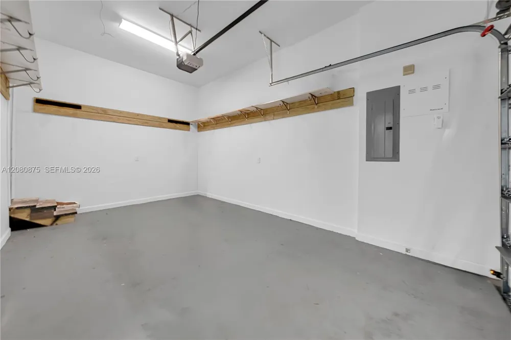 3253 Mcdonald St #3253 Miami, FL 33133