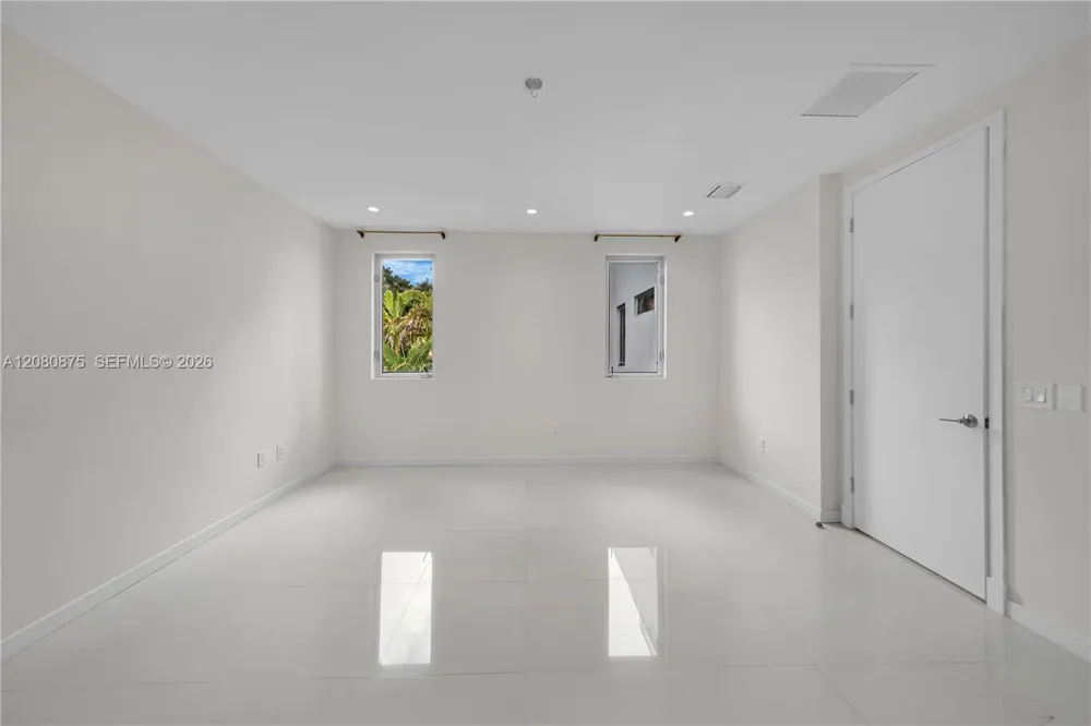 3253 Mcdonald St #3253 Miami, FL 33133