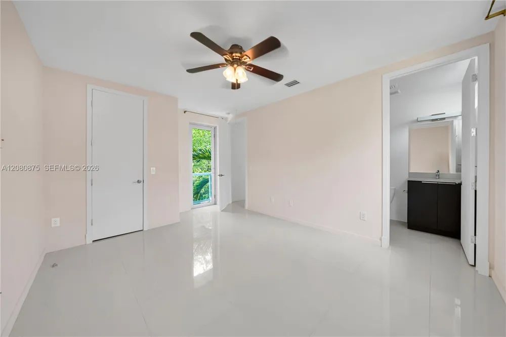 3253 Mcdonald St #3253 Miami, FL 33133